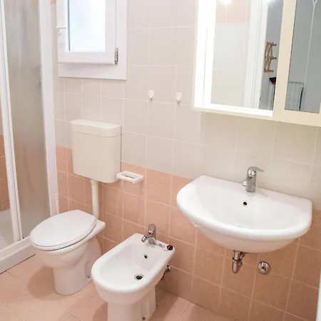 Modern With A Lovely Patio Appartamento Eraclea Mare