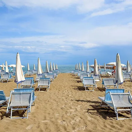 Modern With A Lovely Patio *